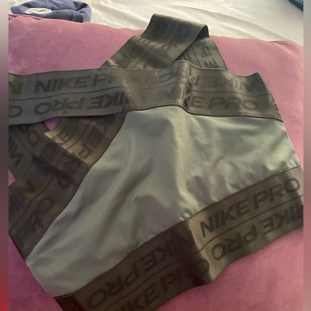 nike criss cross sports bra